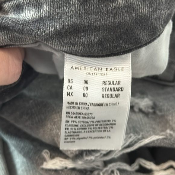 American Eagle super hi-rise jegging in distressed black, size 00 - Picture 6 of 7